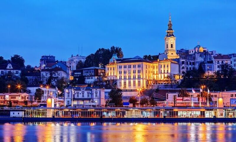 İzmir'den Aktarmasız Kosovalı Elegant Balkan Turu